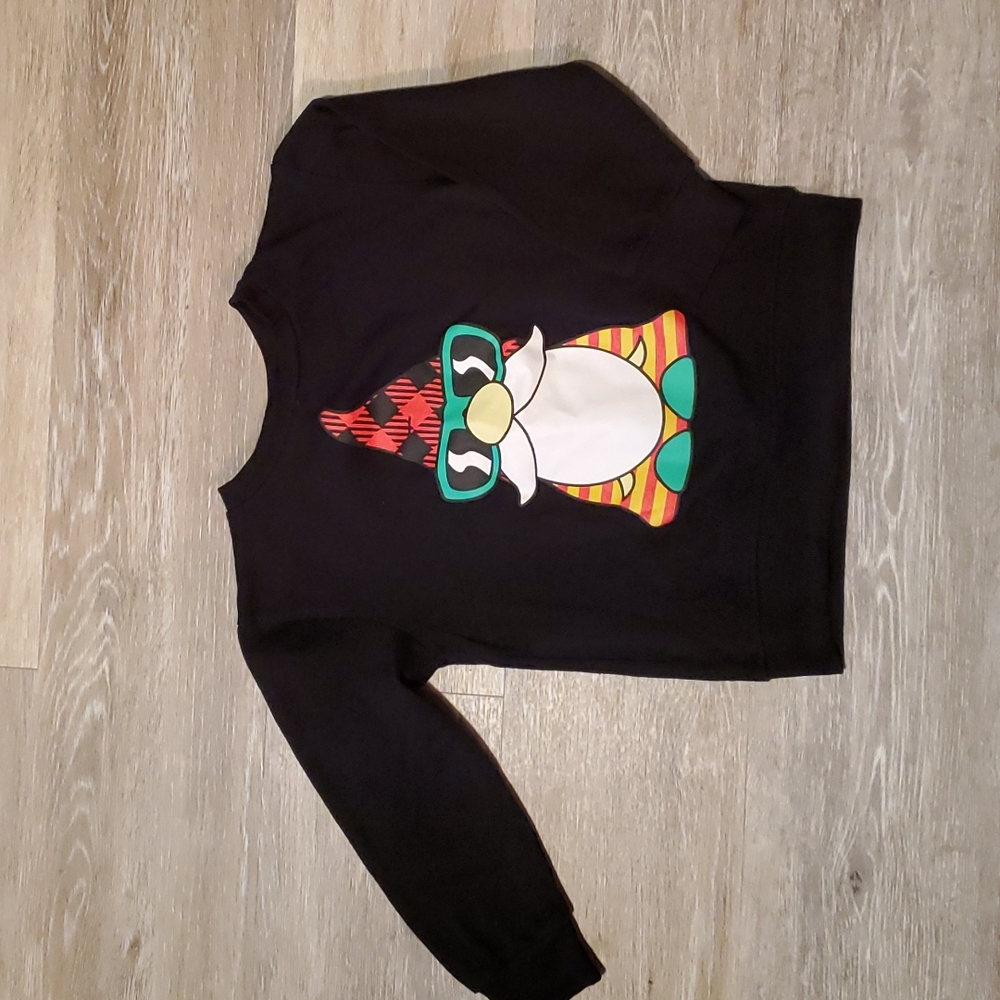 Christmas boys sweatshirt size small fits like a boys 7.